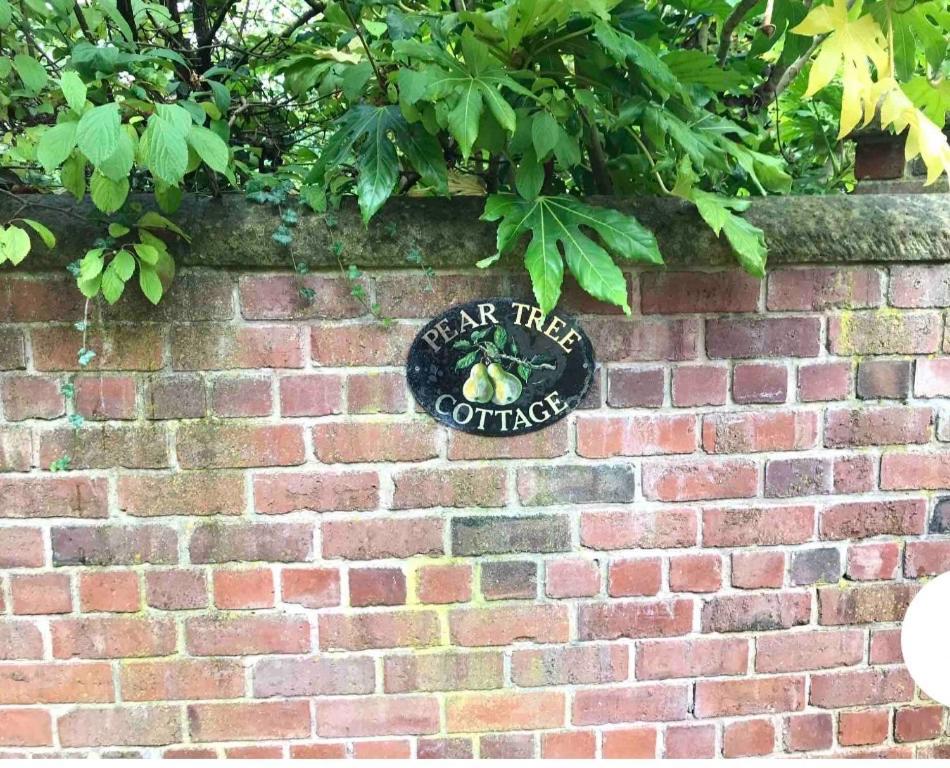 Pear Tree Cottage Shrewsbury Exteriör bild